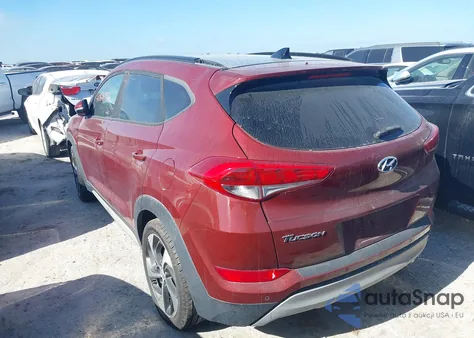 2018 Hyundai Tucson Value z USA, uszkodzony, nr VIN KM8J33A29JU794757